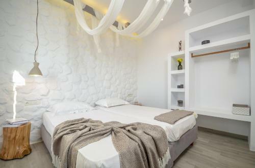 Wave Whisper Villa