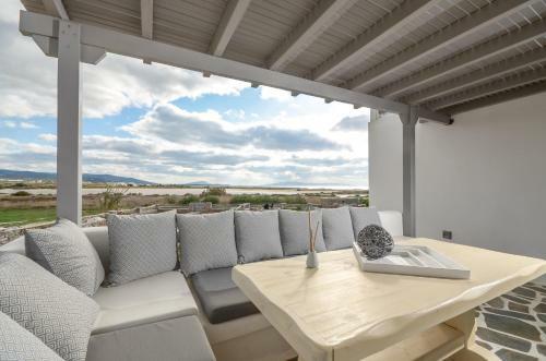 Wave Whisper Villa