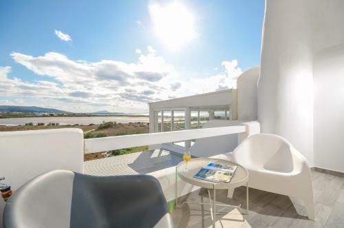 Wave Whisper Villa
