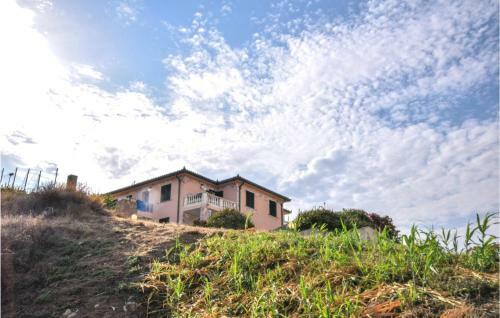 Stunning Apartment In La Ciaccia With 2 Bedrooms