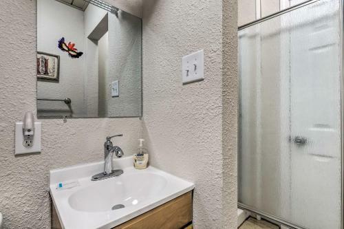 The Float Yard Pensacola Home With Pool Table