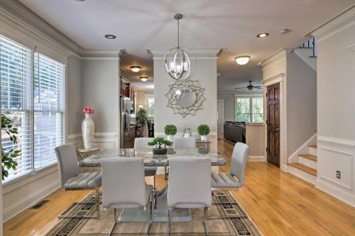 Southern-style Home In East Point With Deck!