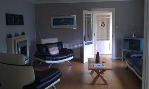 Hostal Strathavon B&B