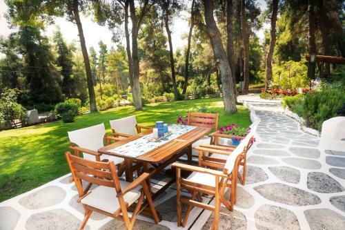 Sani Pine Villa
