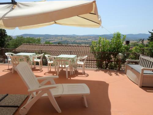 Big Apartment In Southern Tuscany With View And Pool