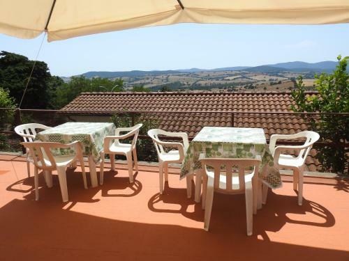 Big Apartment In Southern Tuscany With View And Pool