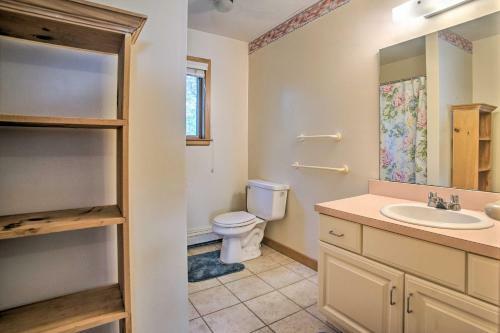 Vineyard Gem Less Than 2 Mi To Beach And Oak Bluffs!