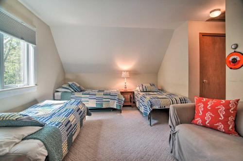 Vineyard Gem Less Than 2 Mi To Beach And Oak Bluffs!