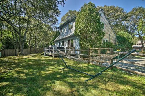 Vineyard Gem Less Than 2 Mi To Beach And Oak Bluffs!