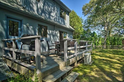 Vineyard Gem Less Than 2 Mi To Beach And Oak Bluffs!
