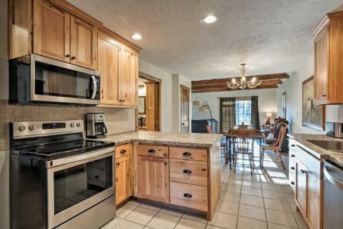 Luxury Cabin With Pond, Working Ranch Near Nevada, Mo