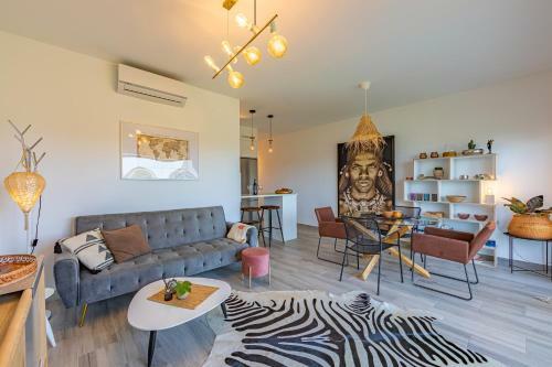 Apartamento Terraza, Vistas Y Piscina - Simplytarifa