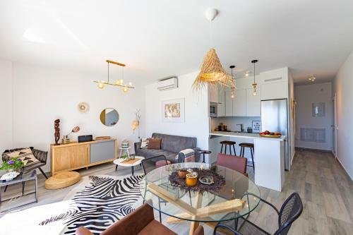 Apartamento Terraza, Vistas Y Piscina - Simplytarifa
