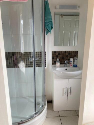 5-bed Town House In Newport