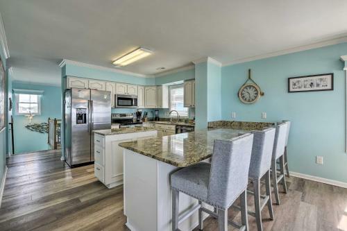 Large-group Getaway - Beachfront Home With Pool!