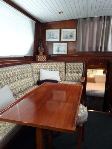 Cabana & Boat "corus"