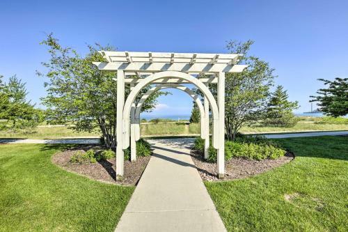 Evolve Sheboygan Villa, Steps To Lake Michigan!