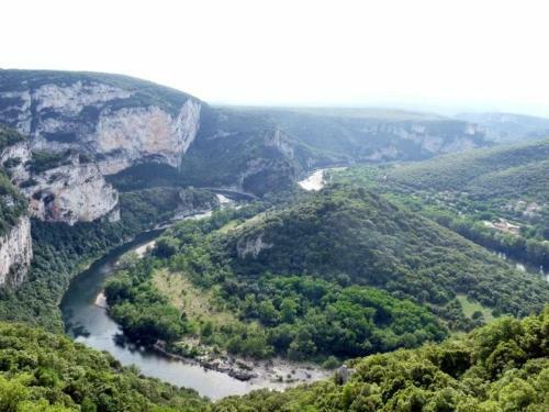 Roulottes Et Cabanes De Saint Cerice