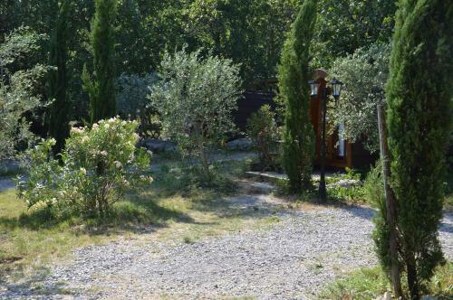 Roulottes Et Cabanes De Saint Cerice