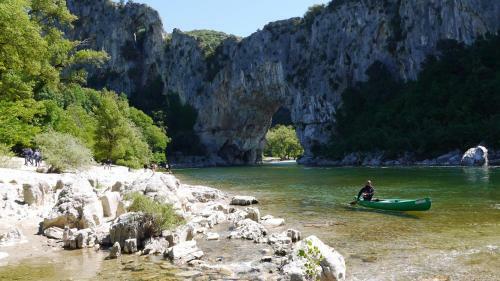 Roulottes Et Cabanes De Saint Cerice