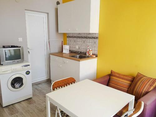 Beauty House Apartments & Rooms