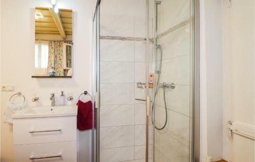Amazing Home In Deutsch-sch�tzen With 1 Bedrooms