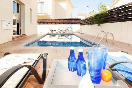 Crystal Blue Villa In A Perfect Location