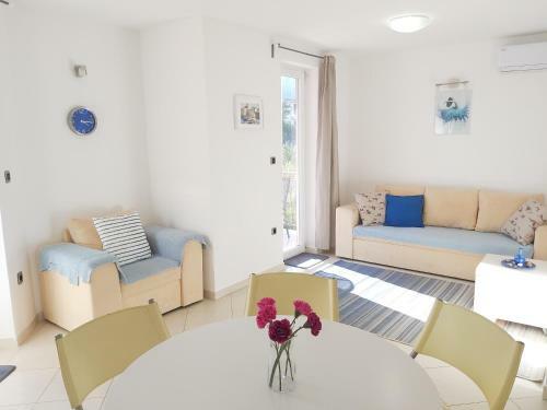 Apartment Nika, 4*, 2-bedroom, Barbecue