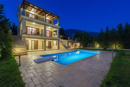 Villa Aspa's Verde Palazzo - Very Close To The Beach
