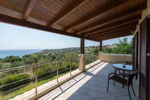 Villa Aspa's Verde Palazzo - Very Close To The Beach