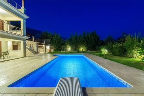 Villa Aspa's Verde Palazzo - Very Close To The Beach