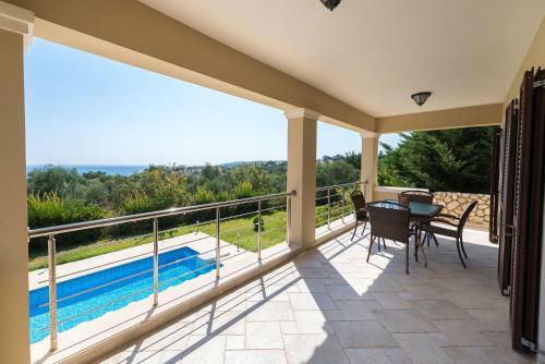 Villa Aspa's Verde Palazzo - Very Close To The Beach