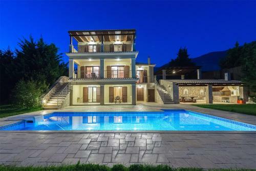Villa Aspa's Verde Palazzo - Very Close To The Beach
