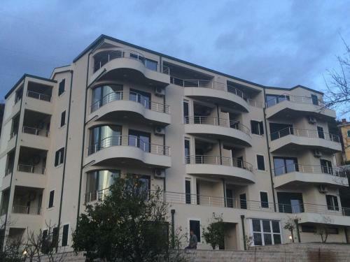 Villa Anna Apartments