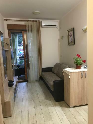 Villa Anna Apartments