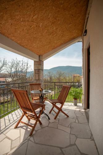Villa D Apartments In Lastva Grbaljska