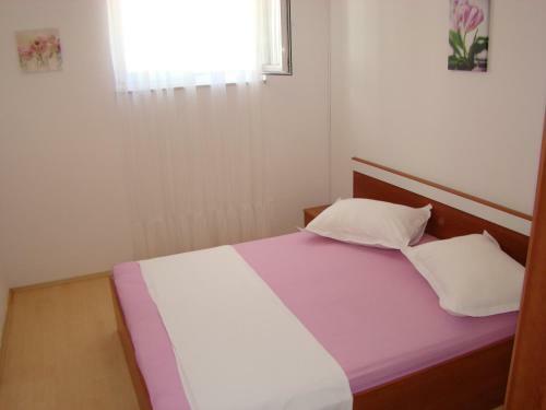 Hostal Apartments Ada