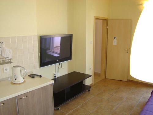 Hostal Apartments Ada