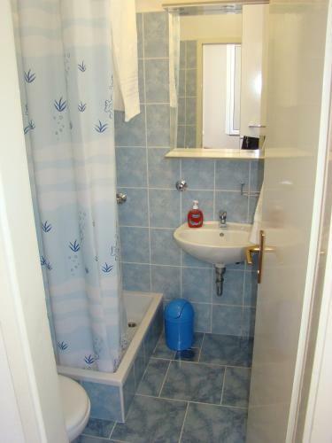 Hostal Apartments Ada