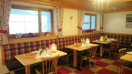 Hostal Haus Zeinissee