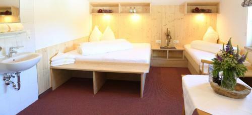 Hostal Haus Zeinissee