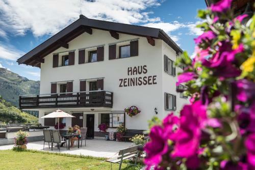 Hostal Haus Zeinissee