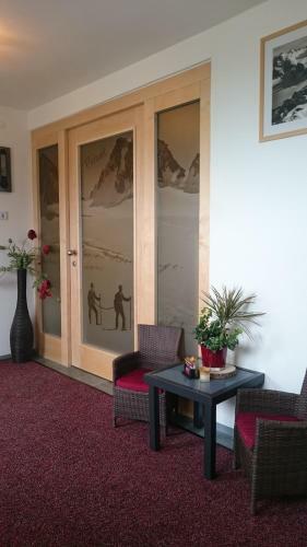 Hostal Haus Zeinissee
