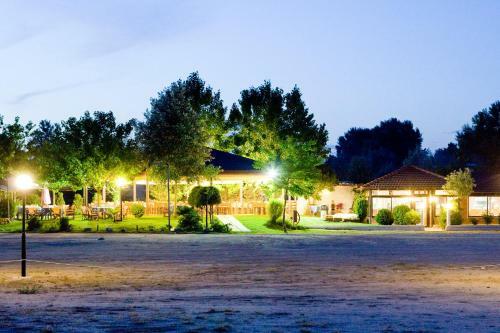 Hotel Akti Retzika