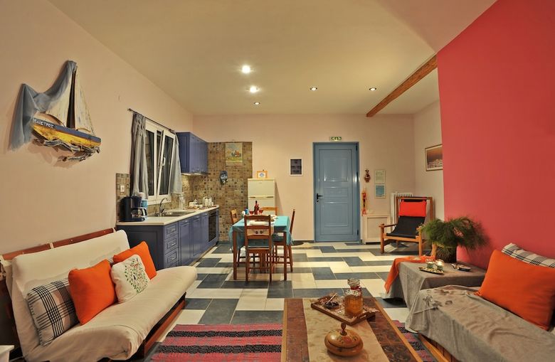 Hostal Studio Maistros