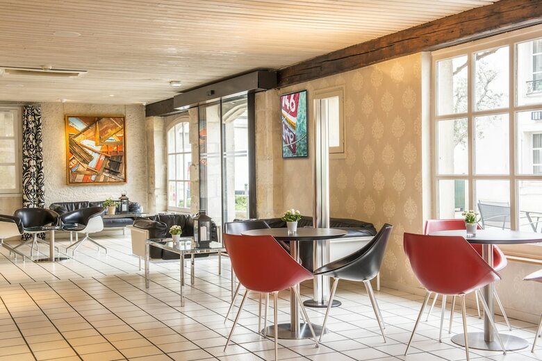Saint Nicolas Hotel(.)