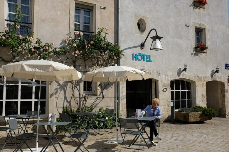 Saint Nicolas Hotel(.)