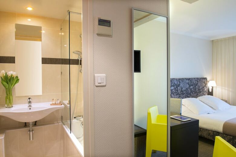 Saint Nicolas Hotel(.)