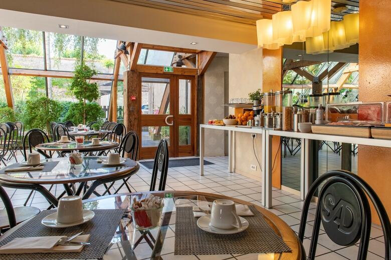 Saint Nicolas Hotel(.)