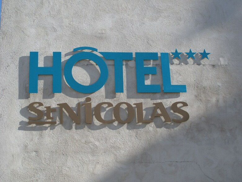 Saint Nicolas Hotel(.)